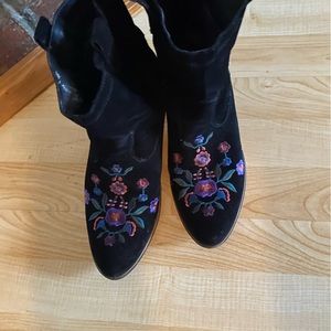 ALDO Black Suede With Embroidery Western Ankle Boots 👢 Size 10